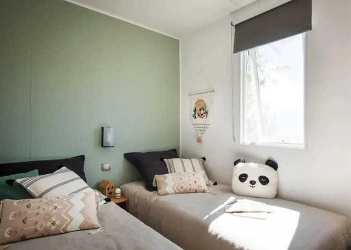 אתר קמפינג Zecamping Familial Dog Friendly Familial Parc Aquatique אולון-סור-מר